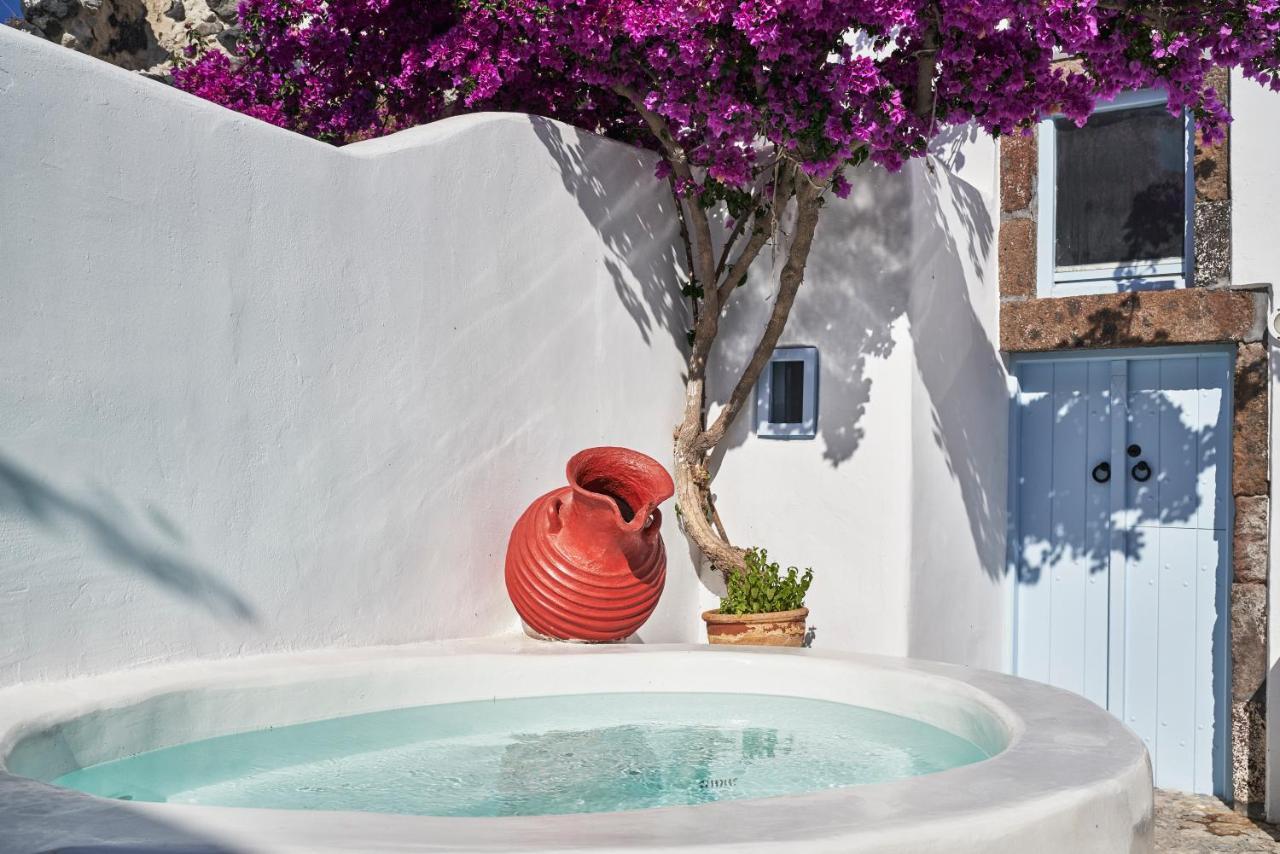 2 Bedroom Charming Villa With Outdoors Jacuzzi ميغالوخوري المظهر الخارجي الصورة