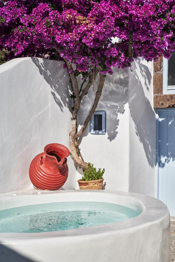 2 Bedroom Charming Villa With Outdoors Jacuzzi ميغالوخوري المظهر الخارجي الصورة